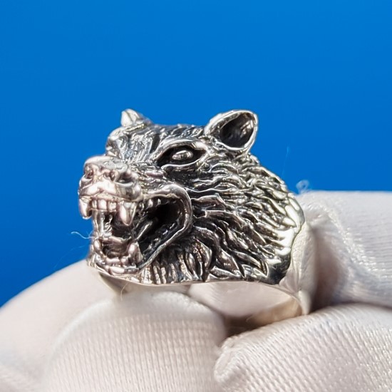 Sterling Silver Wolf Ring